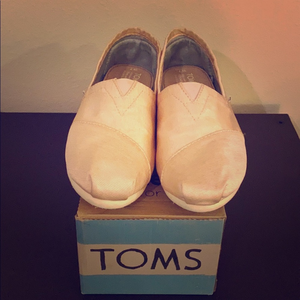 Pink grosgrain Toms size 7